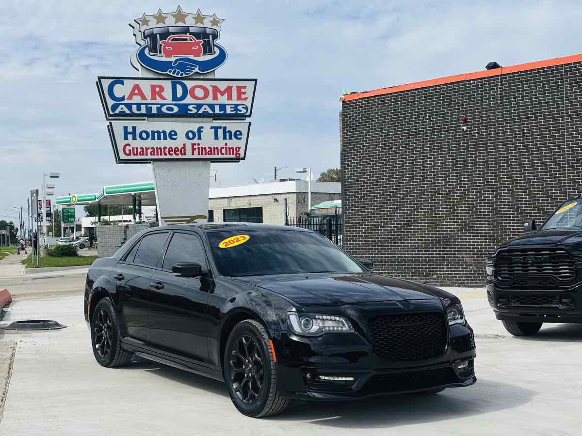 2023 Chrysler 300 Touring L